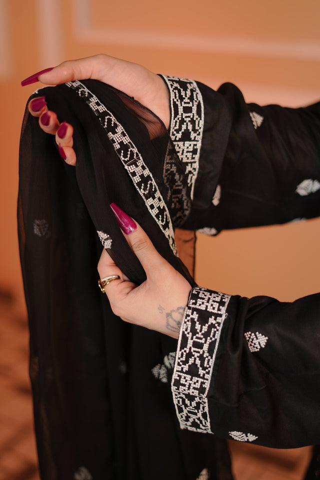 Black Cross Stich Aari Embroidery 3 Pcs Lawn Suit with Multani Khusa