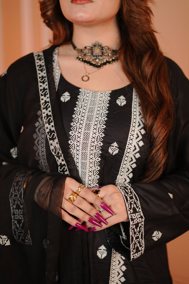 Black Cross Stich Aari Embroidery 3 Pcs Lawn Suit with Multani Khusa